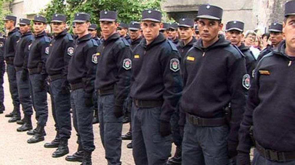 Incentivan la incorporaci�n de j�venes a las fuerzas de seguridad  