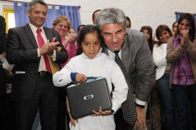 Computadoras y obras para El Volc�n y El Trapiche