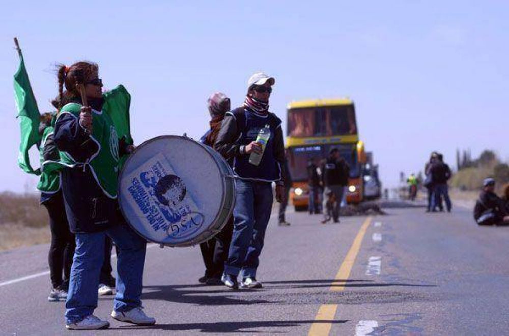 ATEN corta la Ruta 22 en Senillosa
