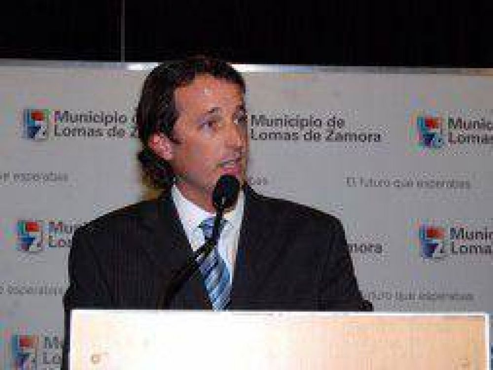 Lomas de Zamora: Insaurralde tambi�n busca crear la Polic�a Comunal