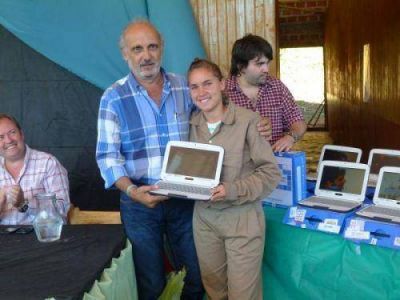 Campo Grande: Instituto de Ense�anza Agr�cola de recibi� a conectar igualdad