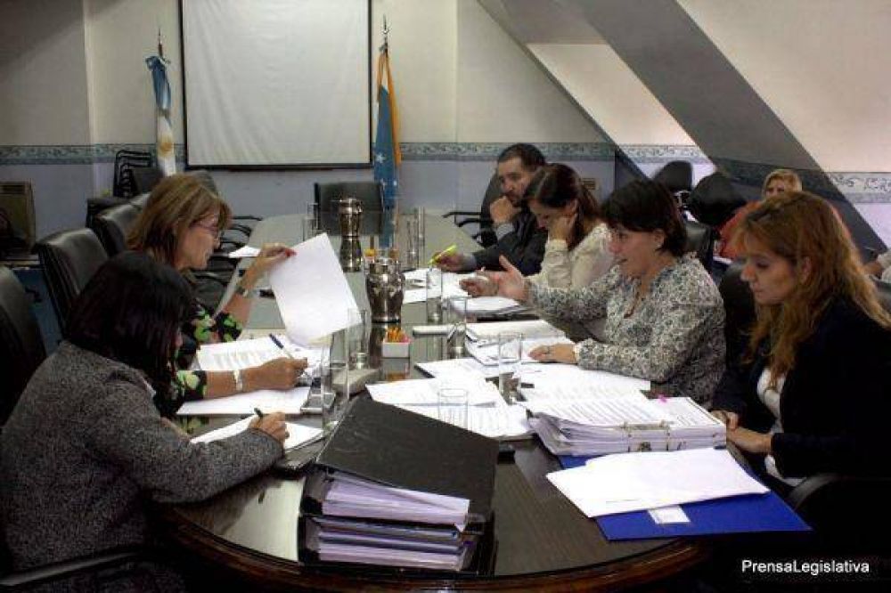 Gobierno present� a la Legislatura un decreto para pagar la deuda del Ipauss en 10 a�os