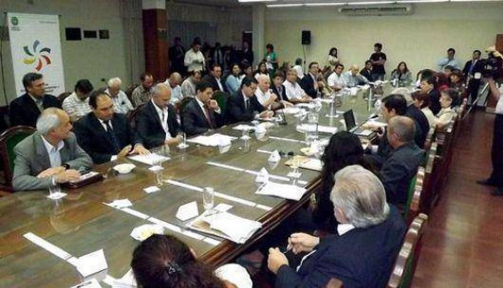 Convocan a debatir sobre afirmaci�n de la identidad