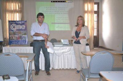 Impulsan herramientas para mejorar la atenci�n al cliente en Corrientes