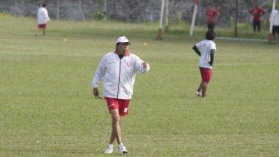 El plantel entren�, a pesar de que las aguas siguen agitadas