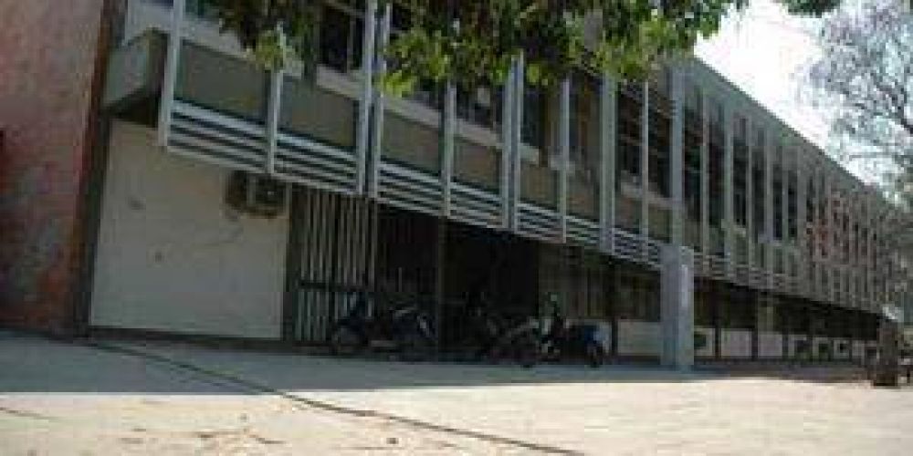 UNaF: Aumento del 29% en salarios docentes