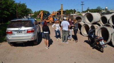 Se inici� la obra para adecuar el desag�e del riacho Araz�