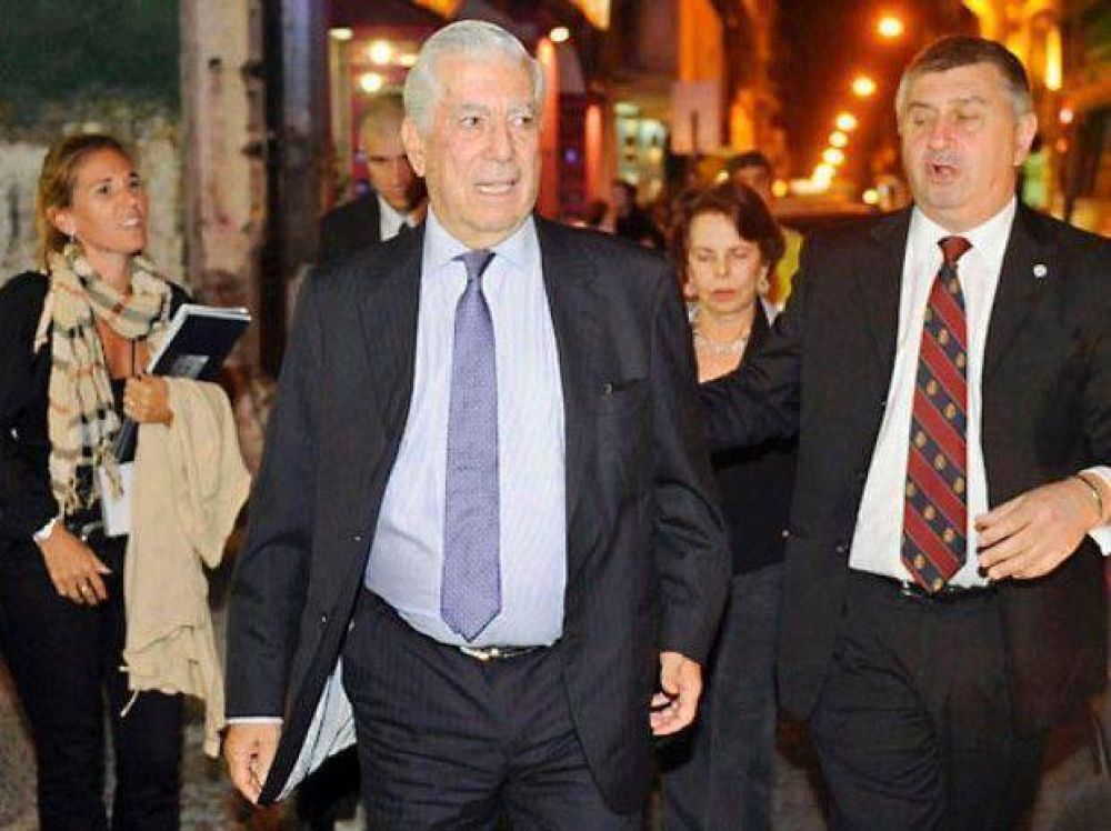 Mario Vargas Llosa reivindic� anoche en Rosario el rol del liberalismo