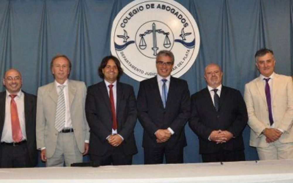 Desde el Colegio de Abogados local consideran inconstitucional la "democratizaci�n de la Justicia"