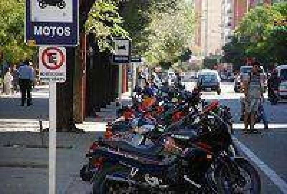 A los boxes para motocicletas, se sumar�n bicicleteros para el estacionamiento de esos rodados