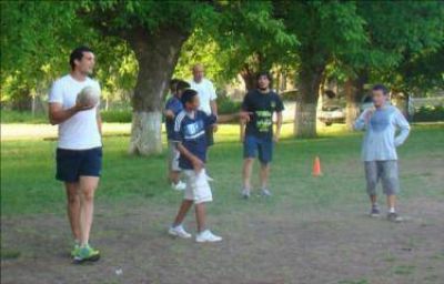J�venes en conflicto con la ley penal comienzan las pr�cticas de rugby