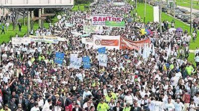 Masivas movilizaciones por la paz en todas las ciudades de Colombia