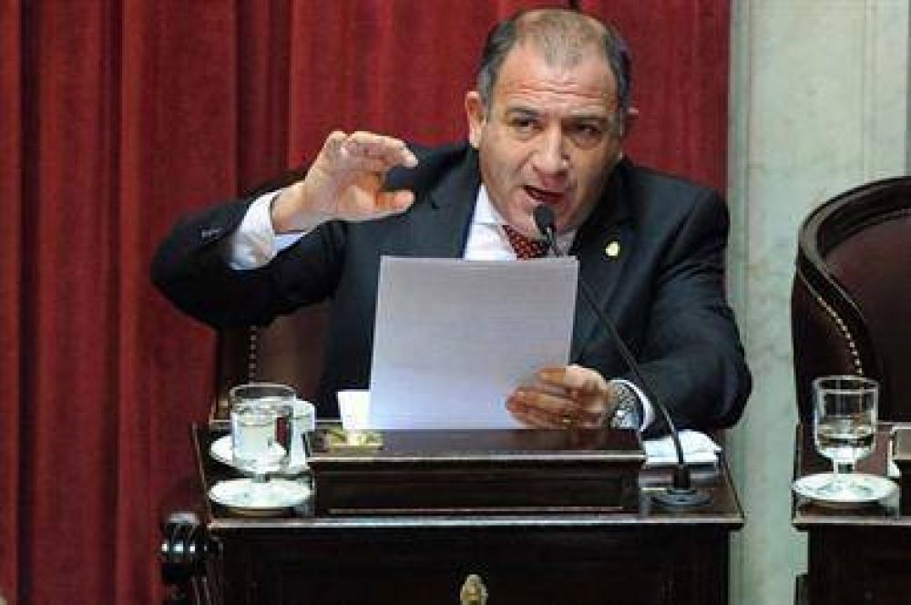 Luis Juez le reclam� "una actitud m�s valiente" a Lorenzetti y lo invit� al Congreso