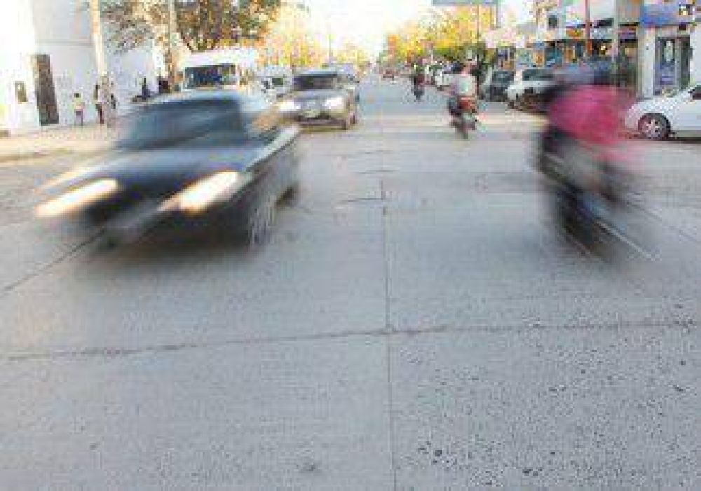 Atraparon a dos j�venes que arrebataron una cartera 