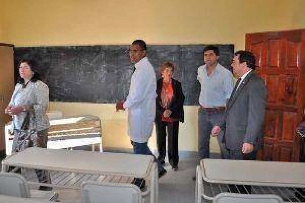 Niccolai habilit� obra escolar en el departamento Banda