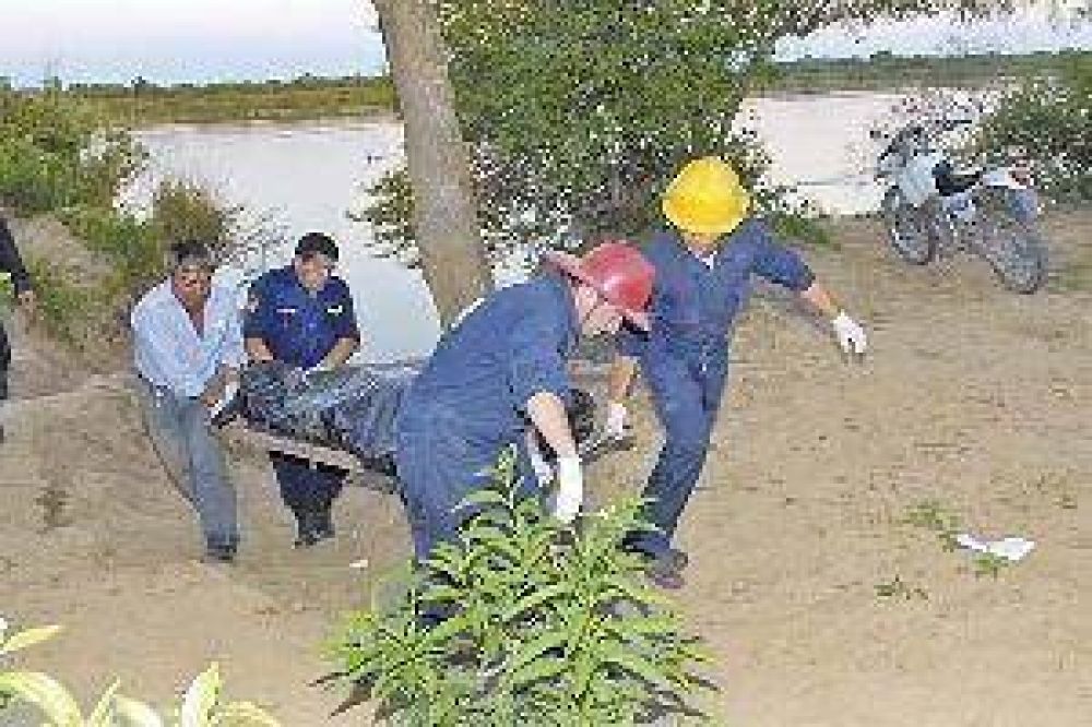 Encontraron un cad�ver flotando en una represa