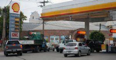 Sorpresa en Santiago por el congelamiento de naftas