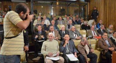 Represores insultaron e intimidaron a dos fot�grafos en Tribunales Federales