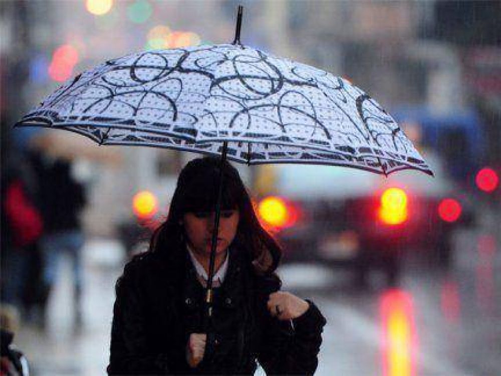 Lluvia y viento en la madrugada: Sigue el alerta por tormentas para varias provincias