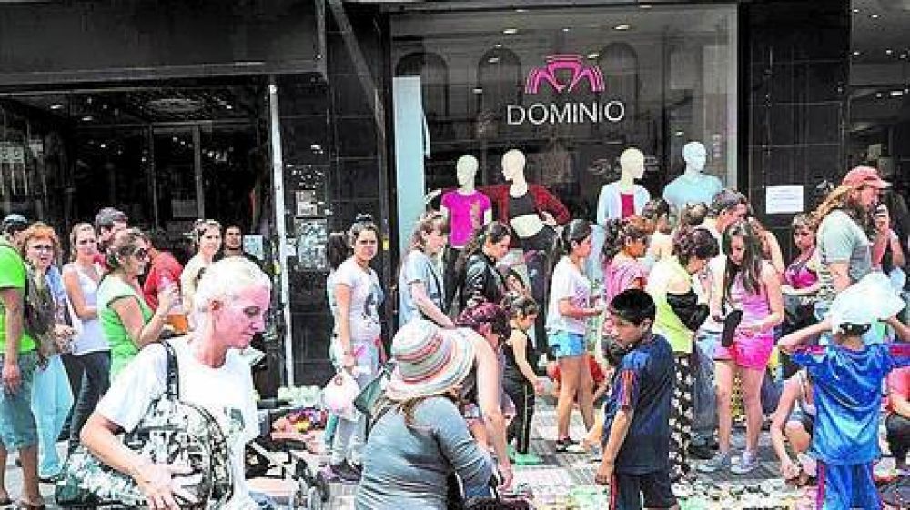 Avenida Avellaneda: Contra los manteros, ponen canteros frente a los negocios