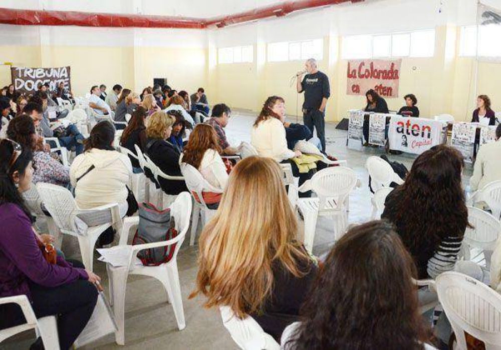 En medio de fuertes divisiones, ATEN decidi� retomar los piquetes 