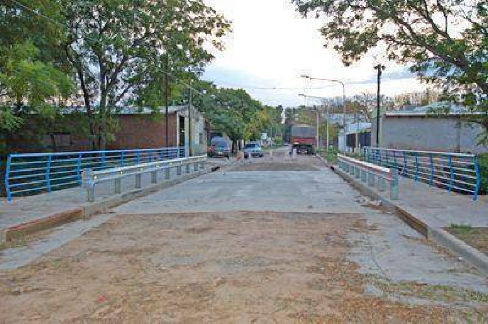 Con la pavimentaci�n de un tramo de J. J. Valle quedar� listo para utilizar el puente