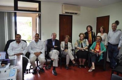 Rotary San Nicol�s don� un electrocardi�grafo y mobiliarios al �San Felipe� para el sector de Pediatr�a y Unidad Coronaria