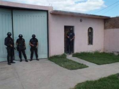 San Luis: hicieron dos allanamientos en el barrio C�ceres