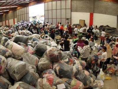 El gobierno provincial inform� que envi� 7 camiones a los damnificados de la inundaci�n de La Plata
