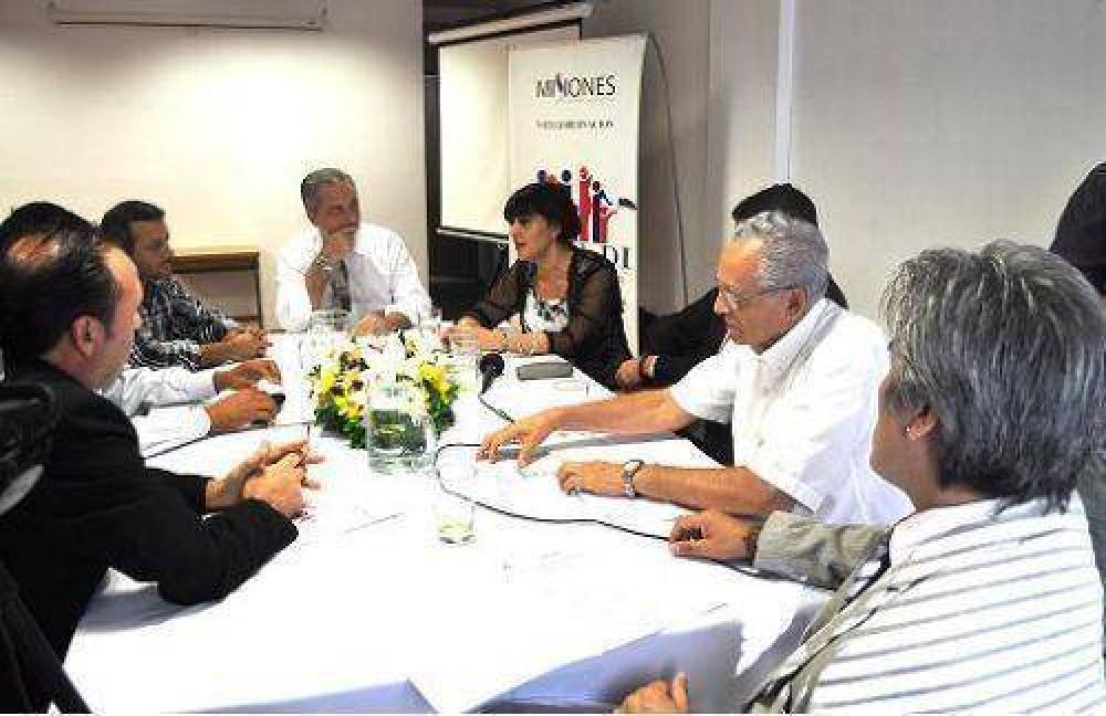 Analizan c�mo enfrentar el flagelo de los chicos en situaci�n de calle