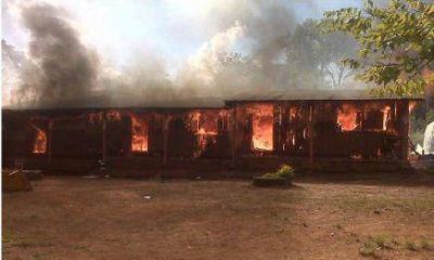 La Escuela N� 70 se consumi� en llamas  