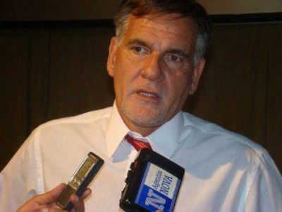 Carlos Castagneto: "Ofrec� dejar mi cargo en Naci�n para ocupar un lugar en la lista"