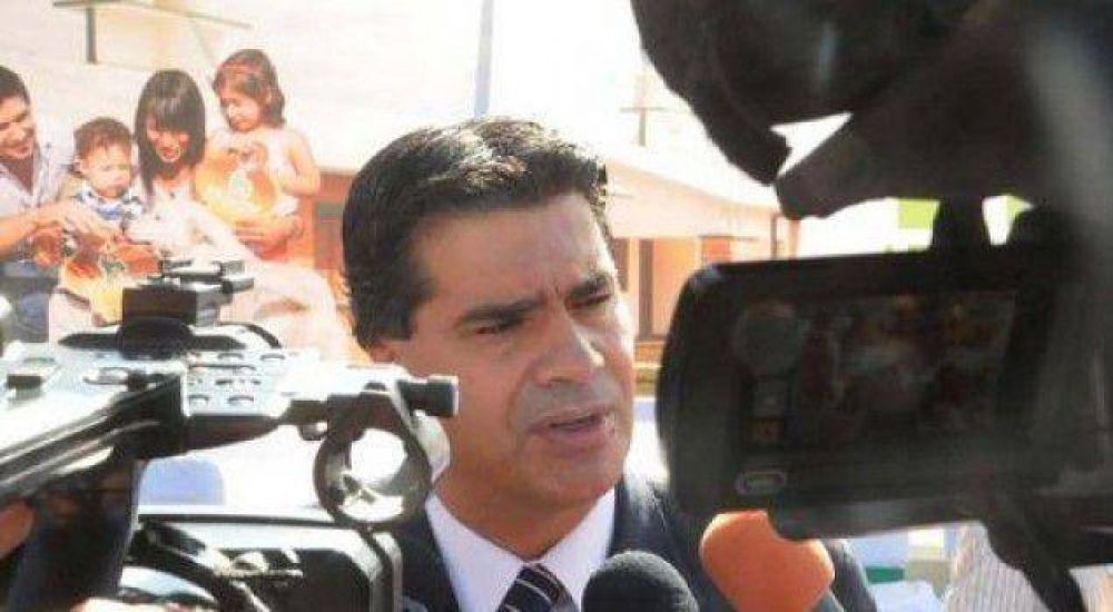 El gobernador confirm� gestiones con Telef�nica y la visita de Lorenzino
