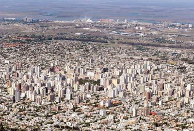 De pie, m�s all� de la coyuntura