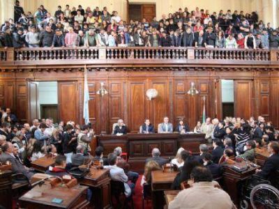 Concejo Deliberante: Con palos hacia Ensenada, Dardo Rocha y el clima, Bruera abri� el a�o legislativo