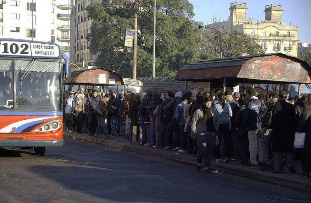 La UTA amenaza con un paro de transporte en todo el pa�s