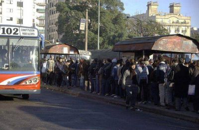La UTA amenaza con un paro de transporte en todo el pa�s