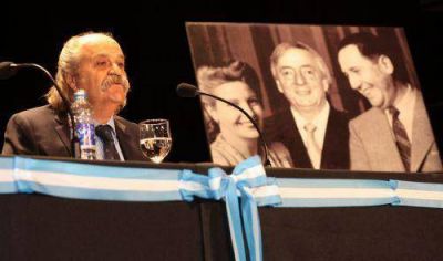En Echeverr�a �proyecta� mientras a Ezeiza �no le falta nada�