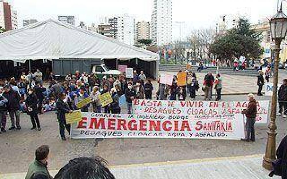 Lomas de Zamora: Tras el temporal, el Foro H�drico renov� sus reclamos por obras