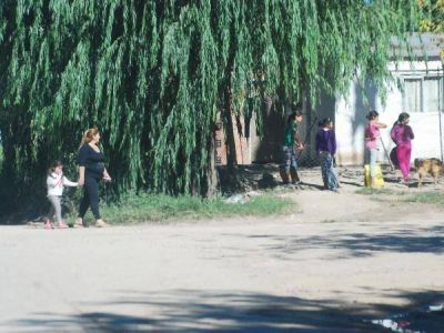 A�n no trasladar�n a familias del 6 de Agosto