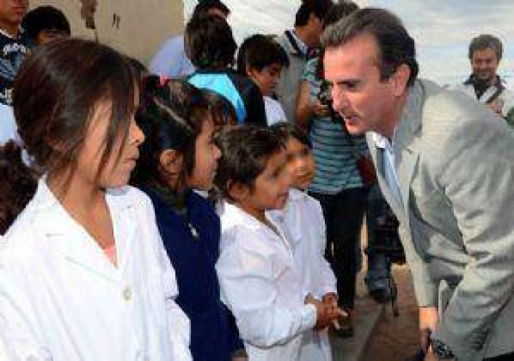 P�rez desaf�a a Lafalla a dar nombres de pol�ticos corruptos