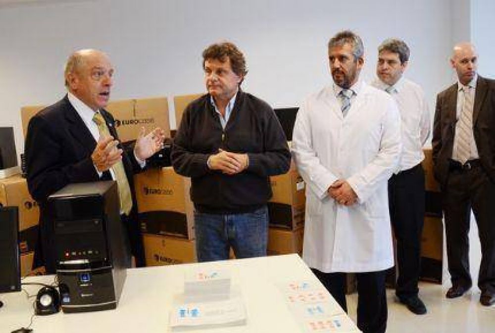 Importante compra de material inform�tico para el Sistema de Salud Municipal