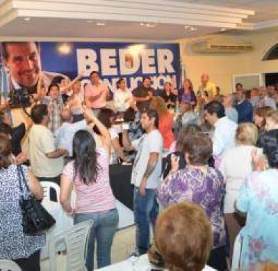 El bederismo apuesta fuerte al rearme de las �unidades b�sicas�