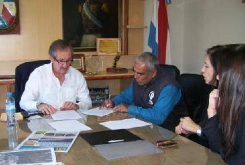 La Municipalidad y la UOCRA sellaron un acuerdo de cooperaci�n