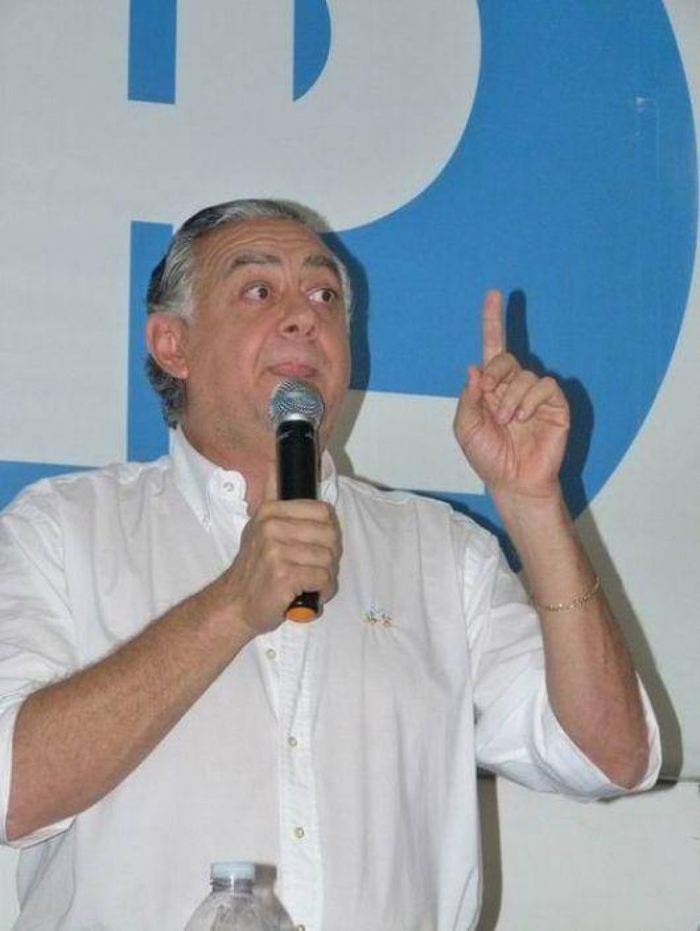 Perucho, de punta contra Josefina