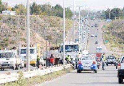 Termin� sobre el guardarrail tras un choque 