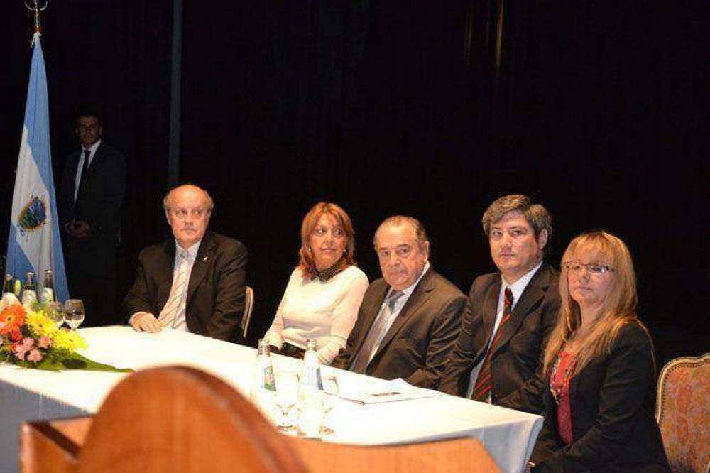 El gobernador Jorge y el Atuel: "para traer agua se necesita mucha plata"