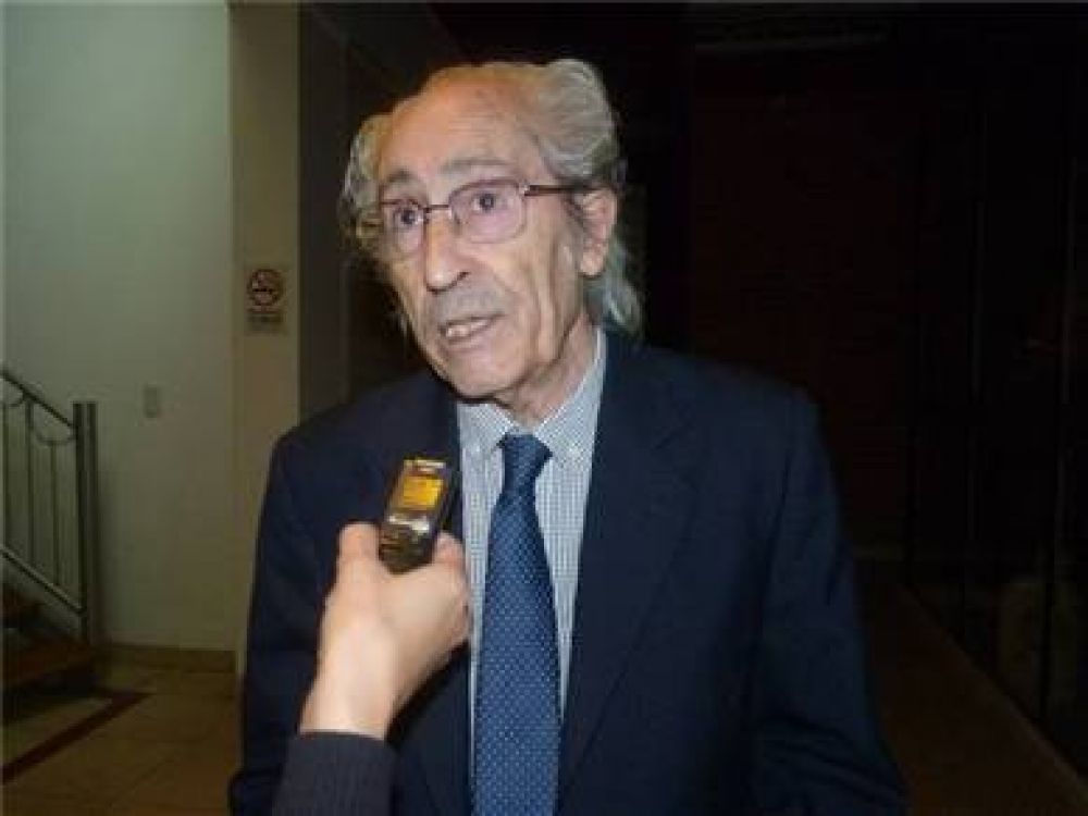 Garc�a Cardona, de Colombia, expone durante abril en la C�mara Comercial