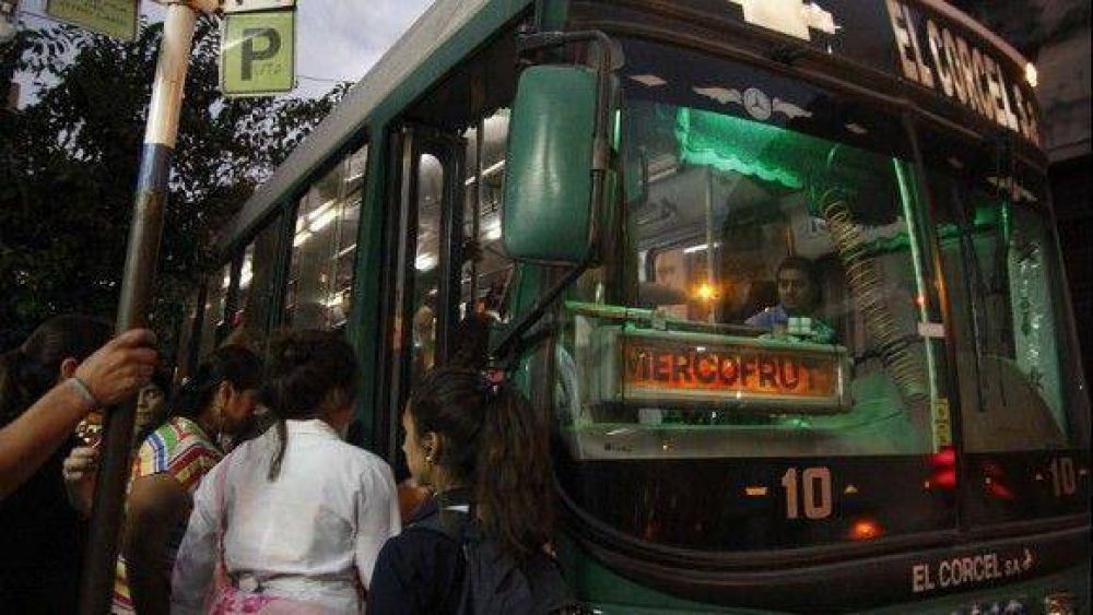 Las empresas de �mnibus pretenden llevar el precio del cospel a 4,23 pesos