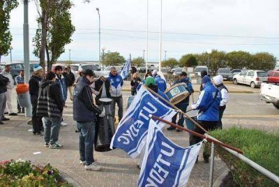 UTEDYC reclama regularizaci�n de empleados de �D�jalo Ser, D�jame Ser�